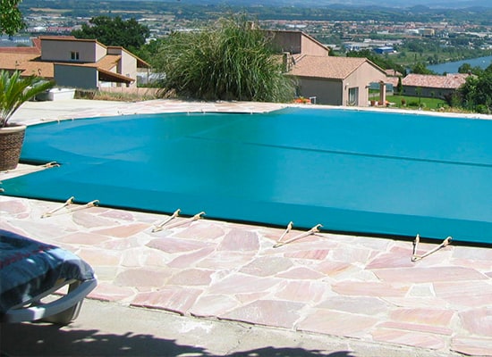 Couverture d'hivernage opaque pour piscine